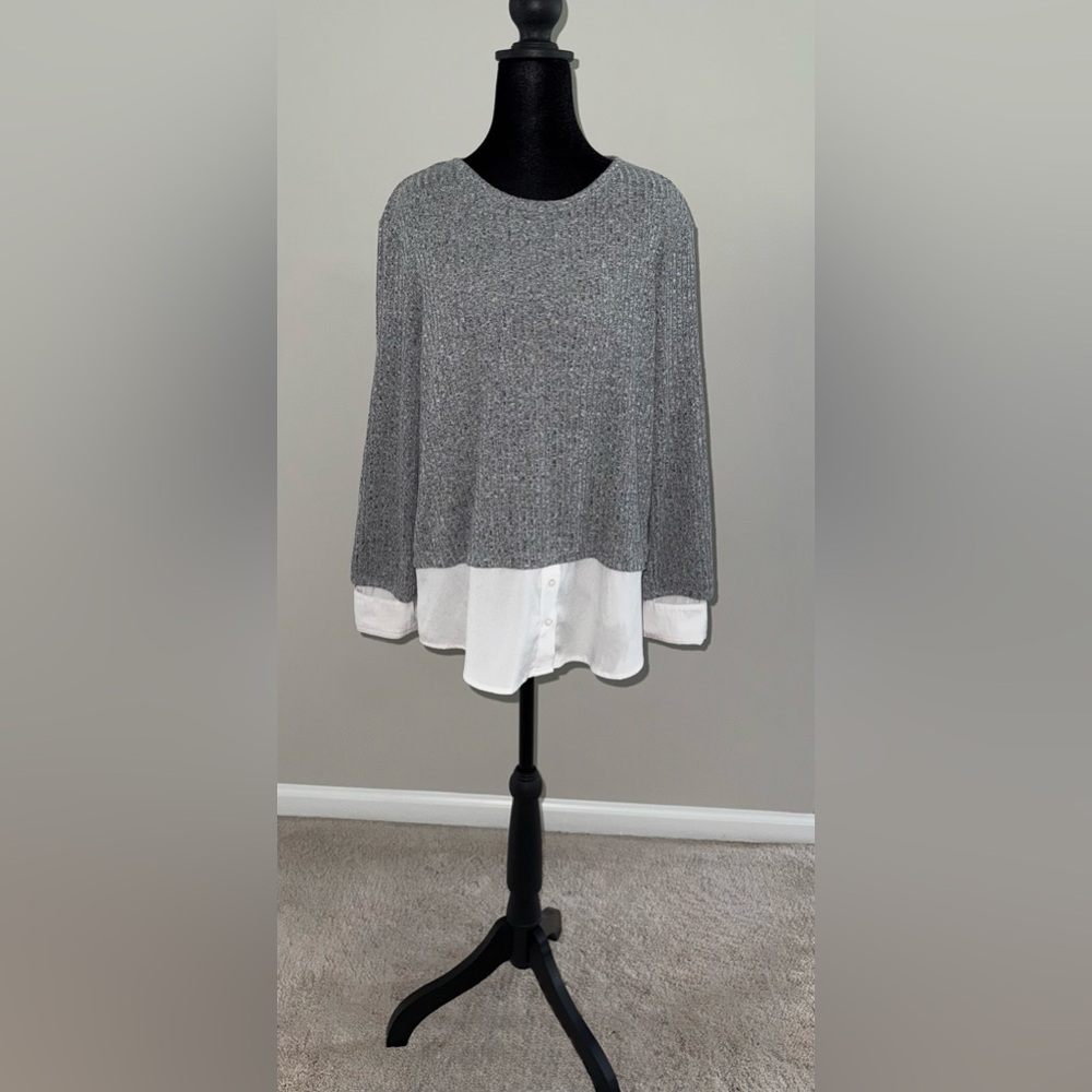 Calvin Klein Textured Gray Knit with attached off-white shirttail & cuffs